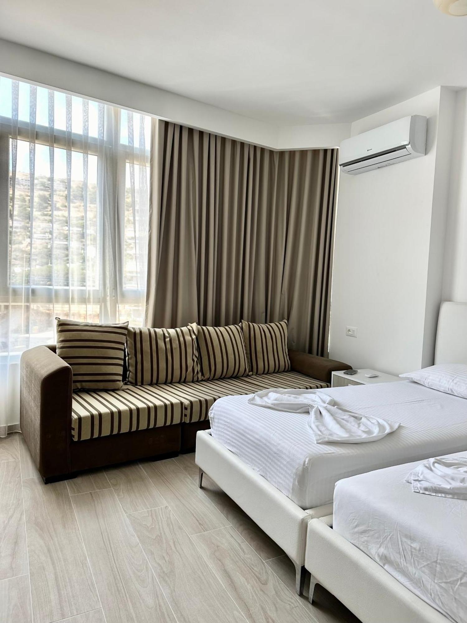 Al Mare Rooms Sarandë Exteriér fotografie